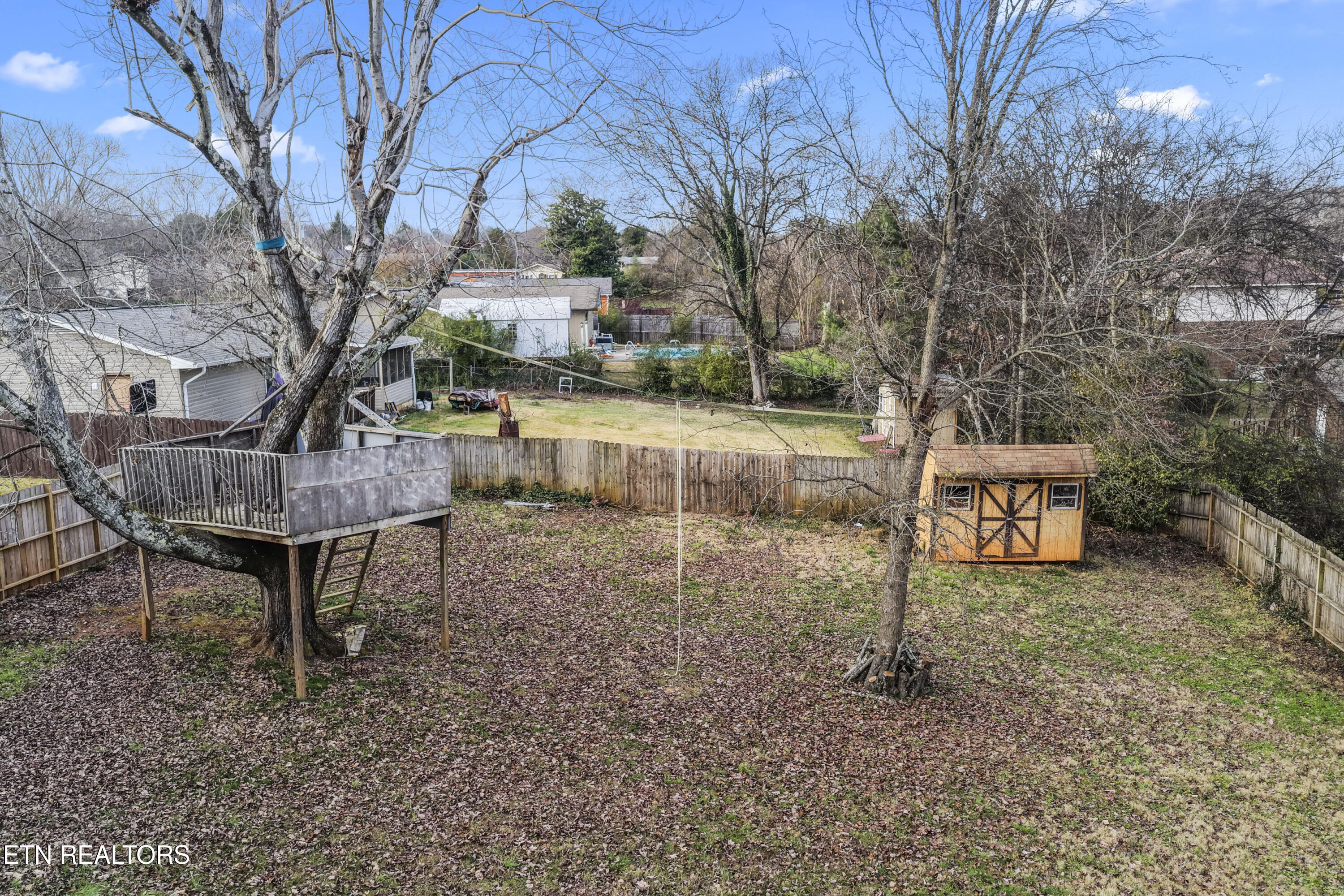 812 Crest Forest Road Knoxville, TN 37923 - Photo 8 of 45 photos_high_resolution_DJI_2025120116015