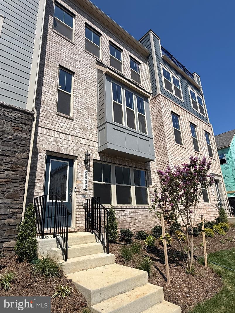 3809 Shale Ridge Road Woodbridge, VA 22193 - Photo 2 of 24 Front of the house