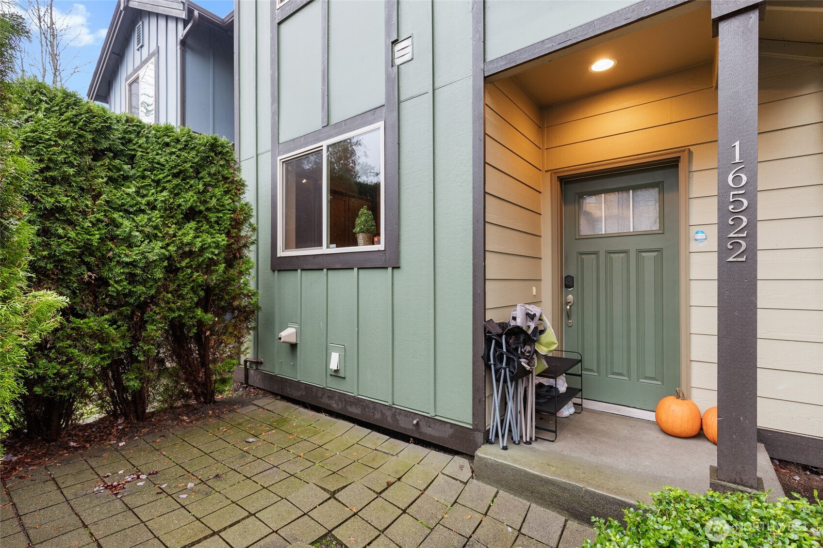 16522 1st Park Southeast Bothell, WA 98012 - Photo 25 of 29 a view of outdoor space deck and dinning room