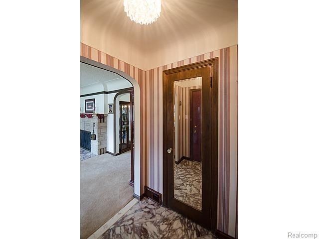 18115 Middlebelt Road Livonia, MI 48152 - Photo 29 of 38 9_35.jpg