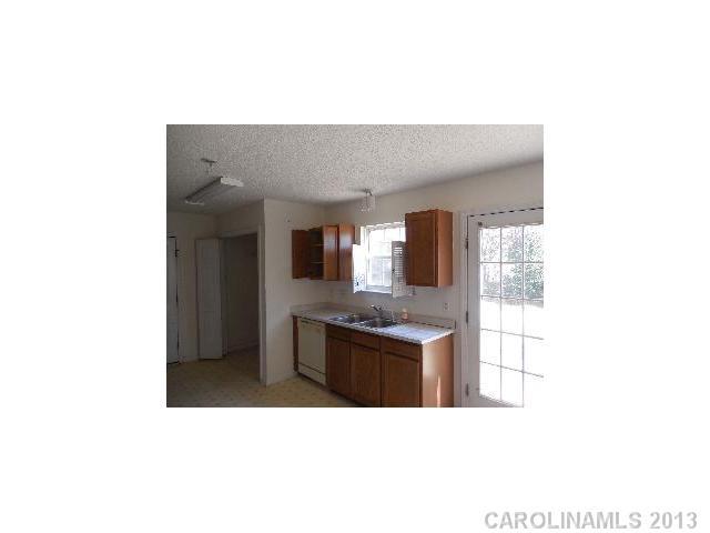 3016 Fairglen Road Charlotte, NC 28269 - Photo 3 of 4 Gallery Image 3