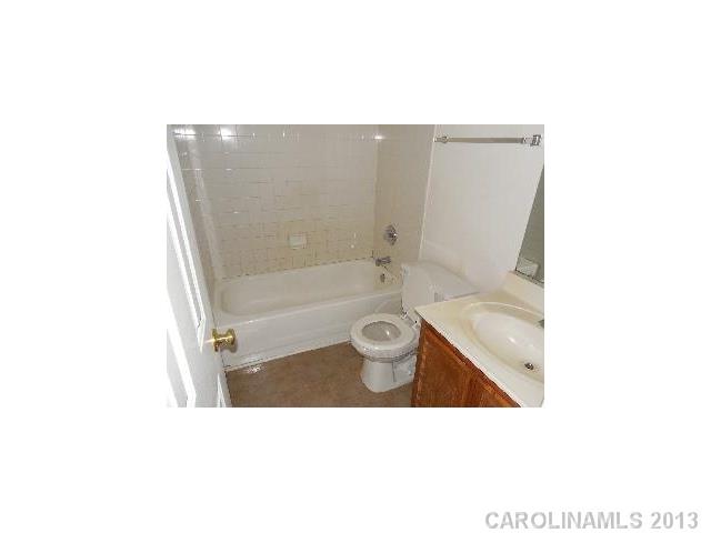 3016 Fairglen Road Charlotte, NC 28269 - Photo 4 of 4 Gallery Image 4