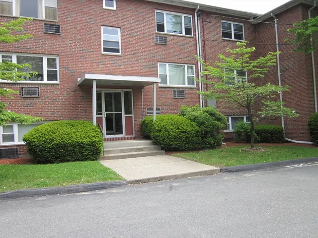 $399,000 | 73 Walnut Street, Unit 6, Newton, MA 02460