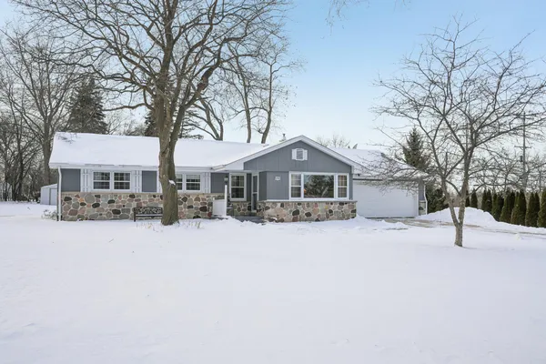 4785 Meadow View West, Brookfield, WI 53005