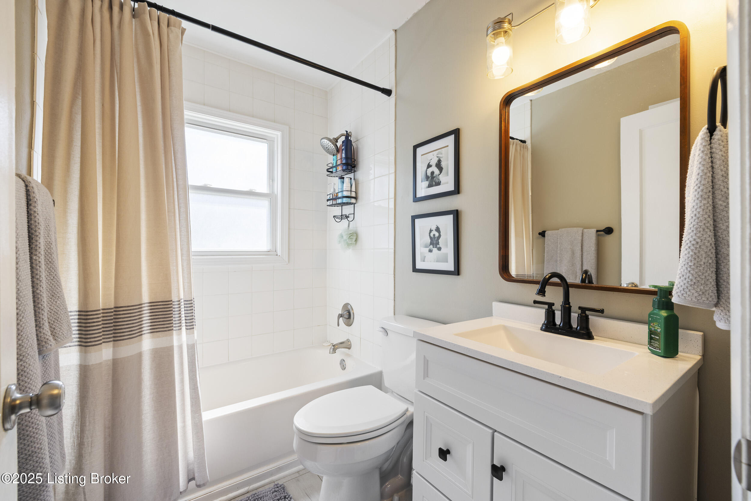 217 Merriman Road Louisville, KY 40207 - Photo 25 of 38 First Floor Full Bath