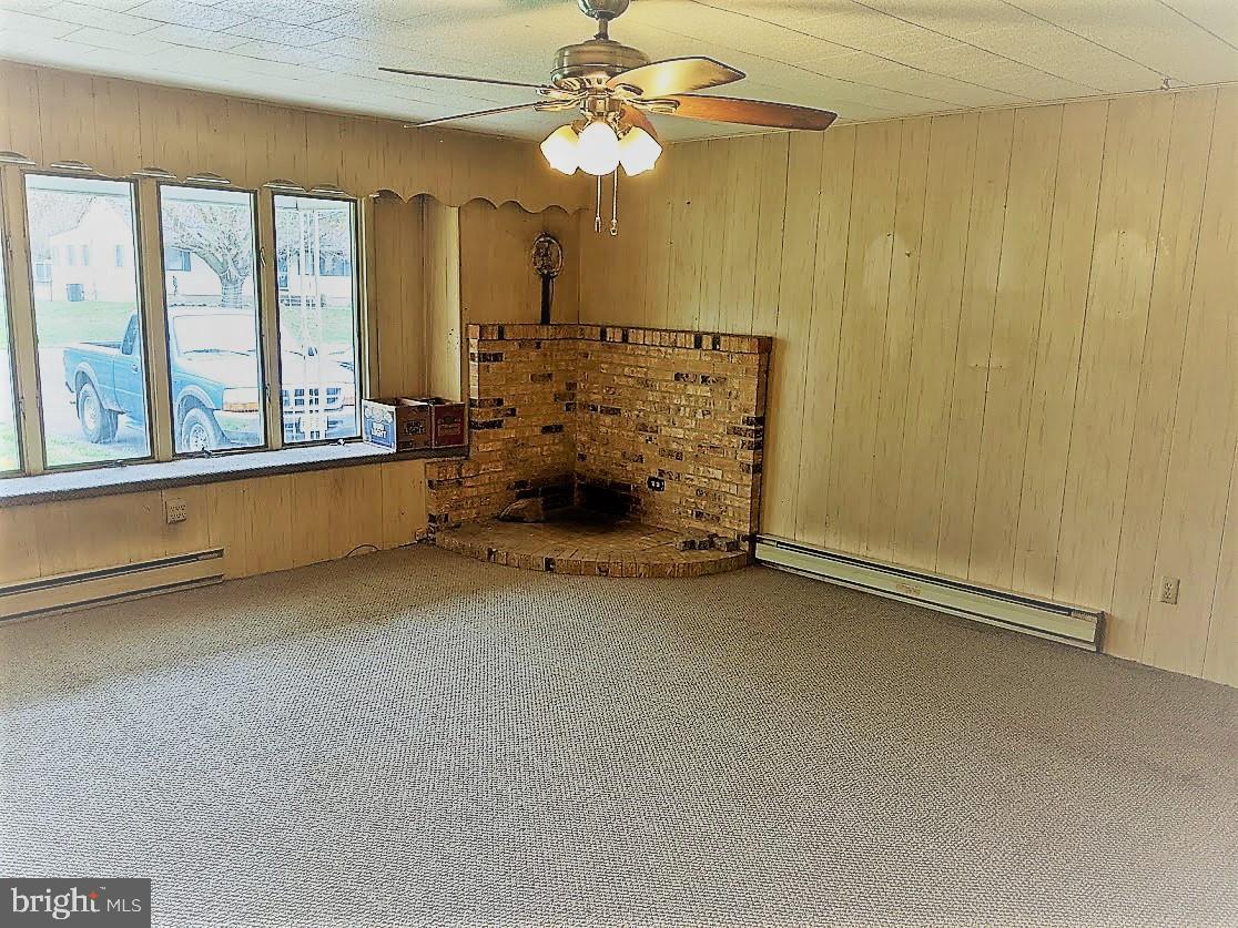 101 New Bridge Road Salem, NJ 08079 - Photo 3 of 8 Living room