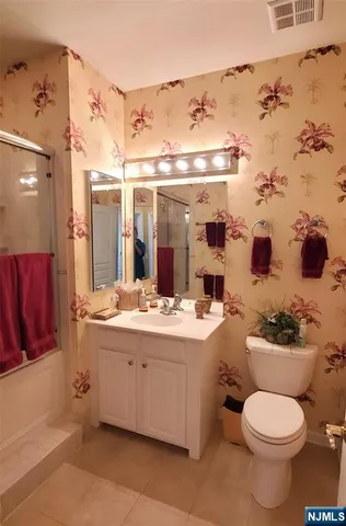 $442,000 | 7414 Warrens Way, Unit DEEDED PARKING, Wanaque, NJ 07465