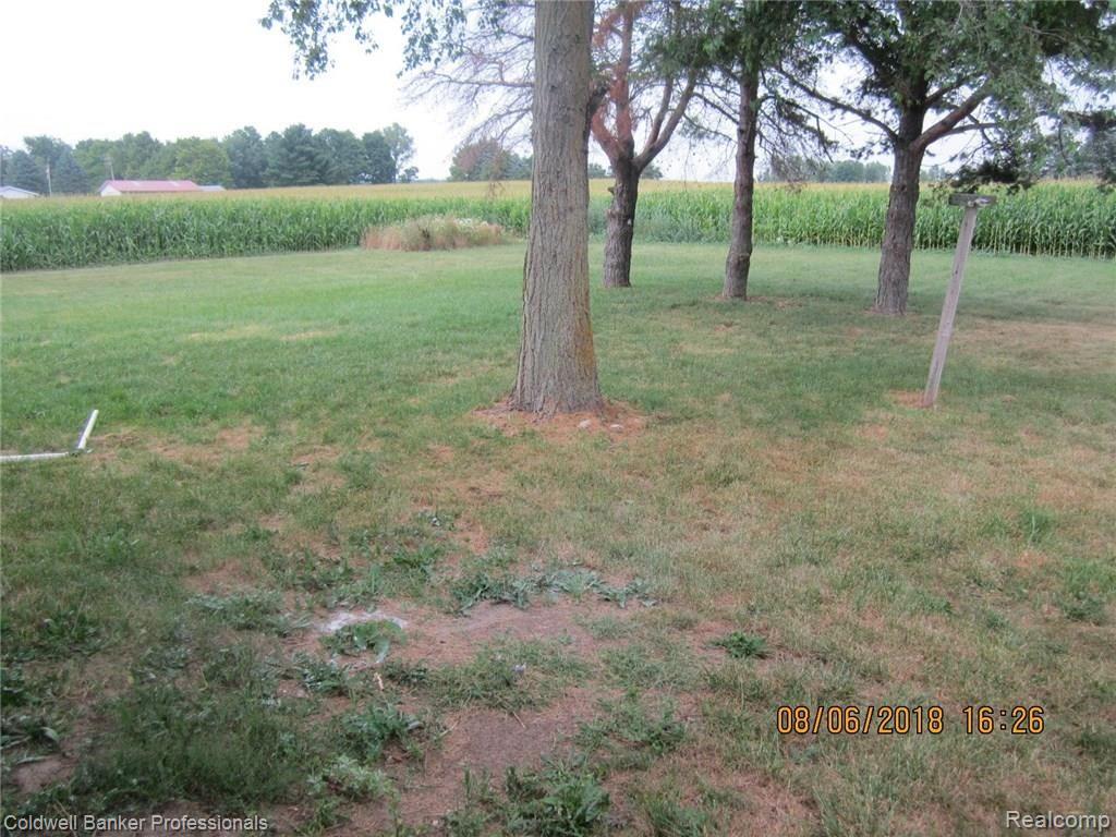 8430 Jefferson Road North Branch, MI 48461 - Photo 6 of 14 8430 Jefferson (17).JPG