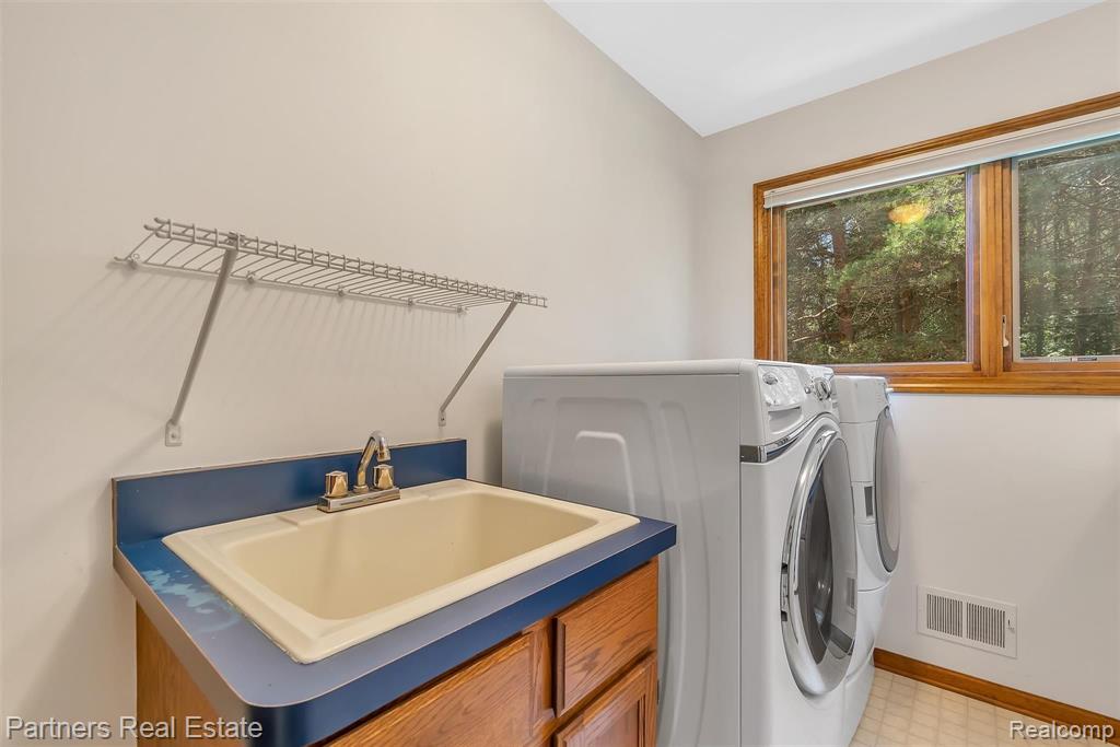 10890 Blaine Road Brighton, MI 48114 - Photo 21 of 61 Gallery Image 21