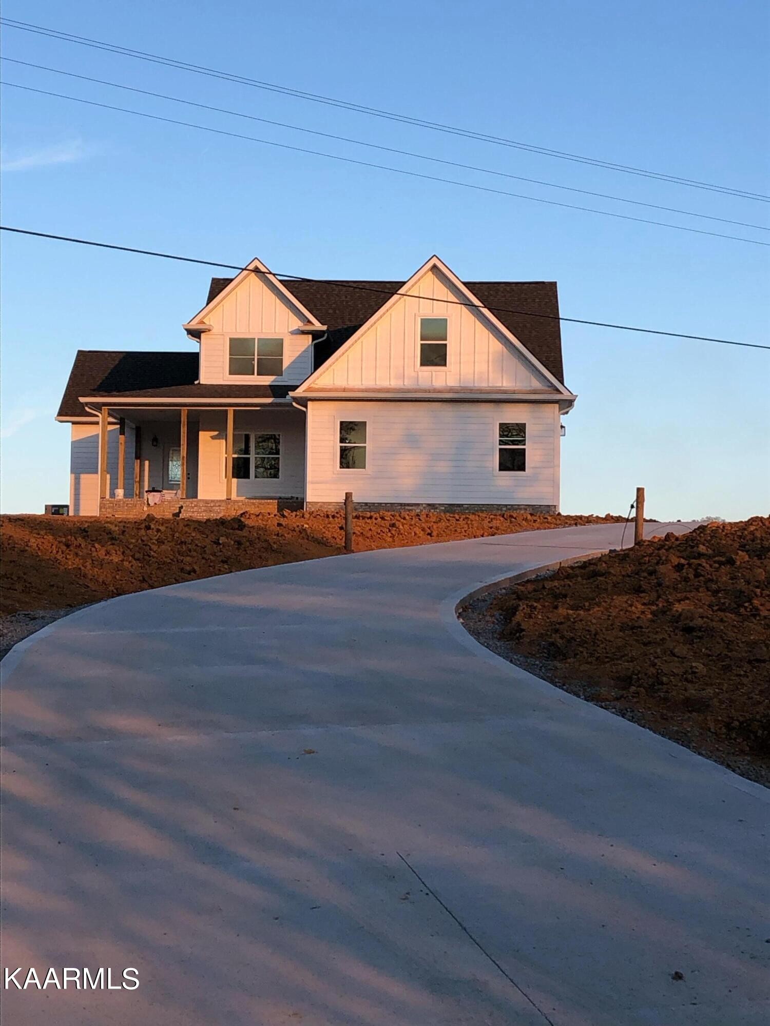 4814 Salem Road Greenback, TN 37742 - Photo 1 of 2 a front view of a house with a yard