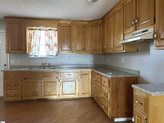 $1,500 | 203 South 356, Woodruff, SC 29388