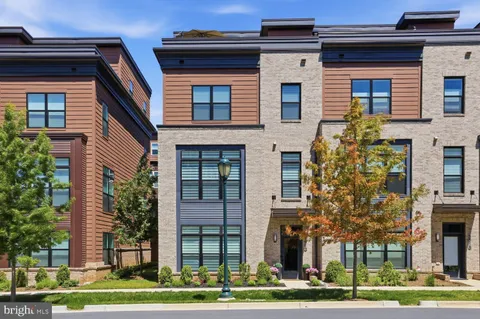 $995,000 | 3913 Cranes Bill Court, Rockville, MD 20852