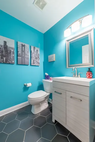 $300,000 | 708 Dennis Drive, Mahomet, IL 61853