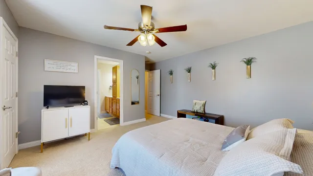 $300,000 | 708 Dennis Drive, Mahomet, IL 61853