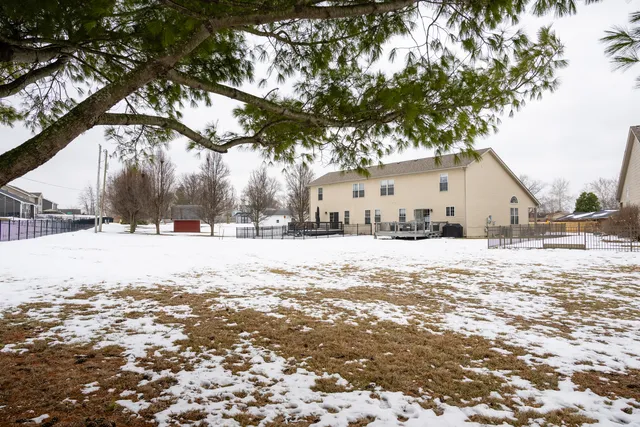 $300,000 | 708 Dennis Drive, Mahomet, IL 61853