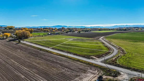 a view of a tennis court