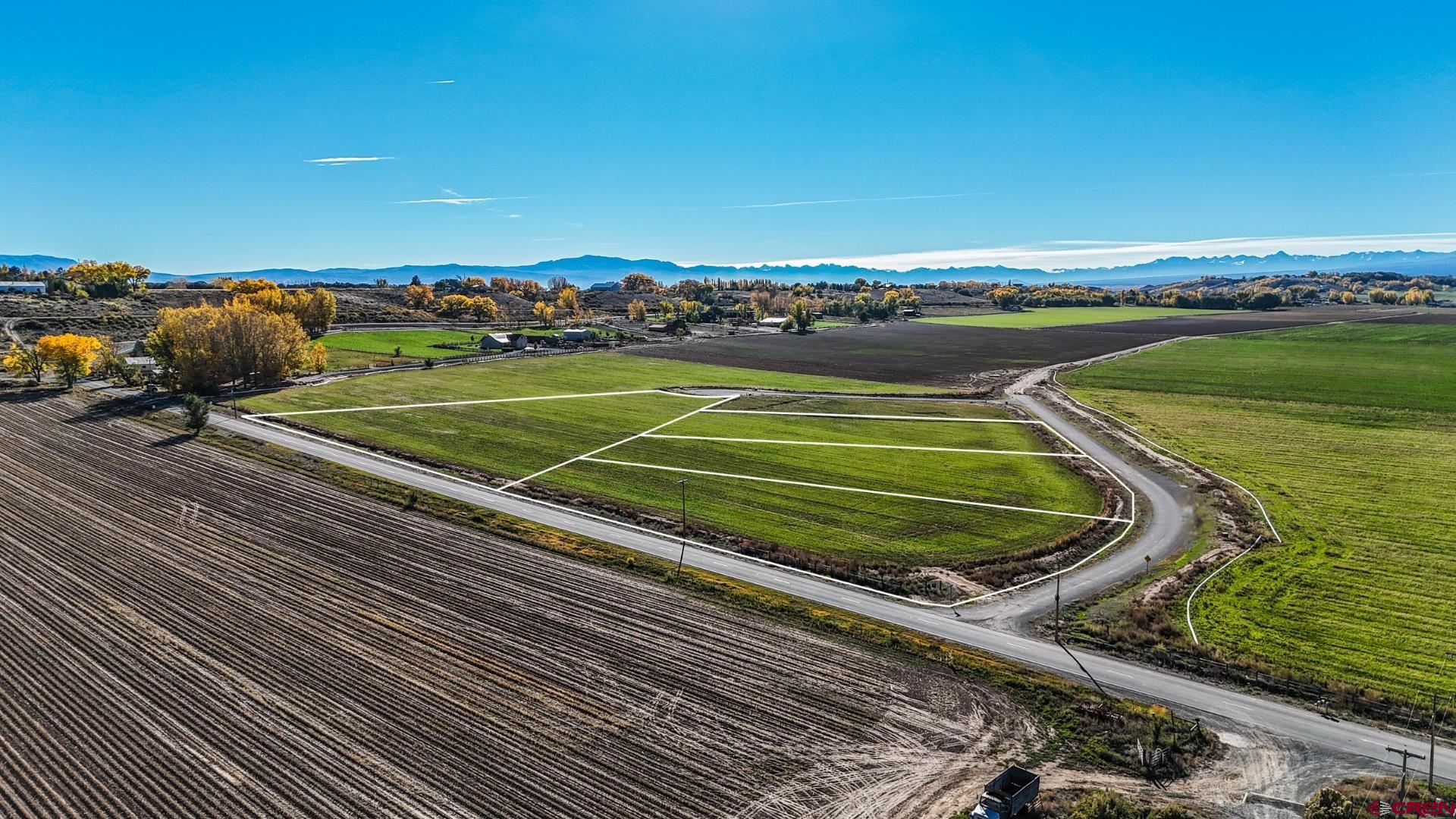 a view of a tennis court