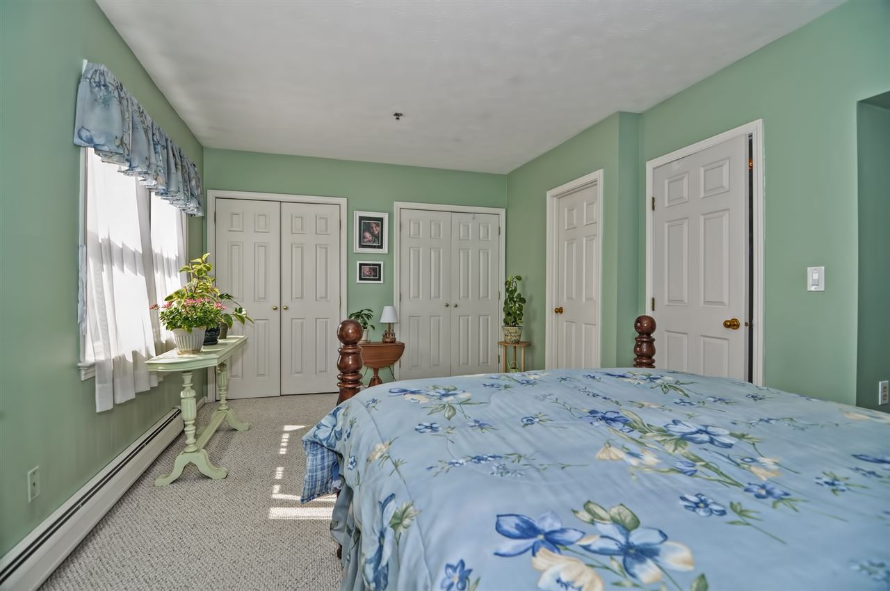 47 Riviera Road Hudson, NH 03051 - Photo 22 of 39