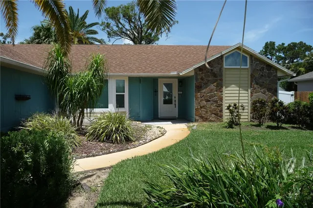 $3,900 | 422 Southwest Avocado Avenue, Sebastian, FL 32958