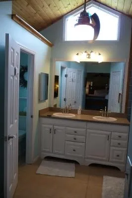 $3,900 | 422 Southwest Avocado Avenue, Sebastian, FL 32958