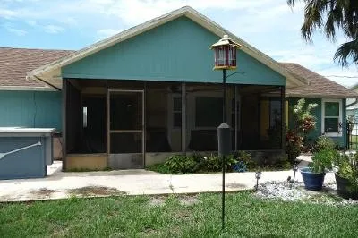 $3,900 | 422 Southwest Avocado Avenue, Sebastian, FL 32958