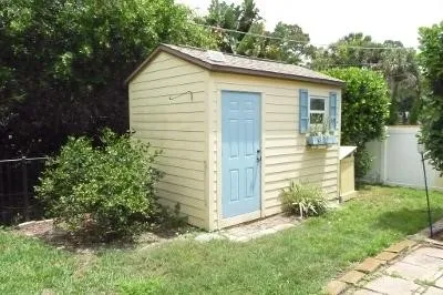 $3,900 | 422 Southwest Avocado Avenue, Sebastian, FL 32958