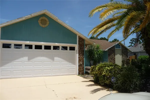 $3,900 | 422 Southwest Avocado Avenue, Sebastian, FL 32958