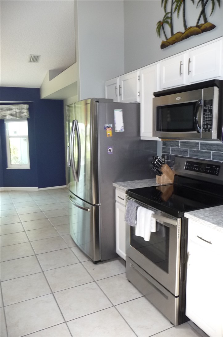 422 Southwest Avocado Avenue Sebastian, FL 32958 - Photo 10 of 32