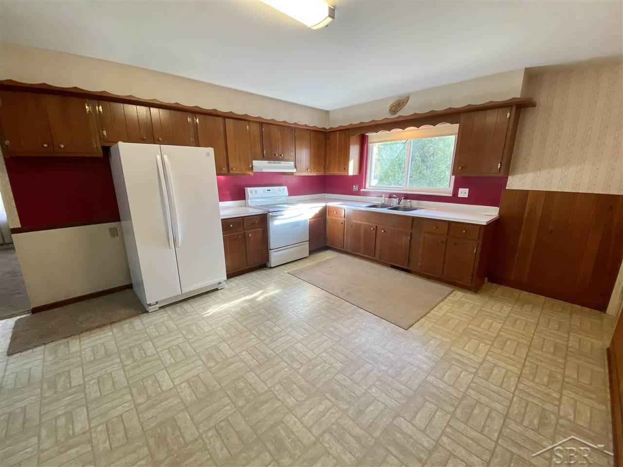 2877 Clayburn Road Saginaw, MI 48603 - Photo 4 of 13 50028229-3.JPG