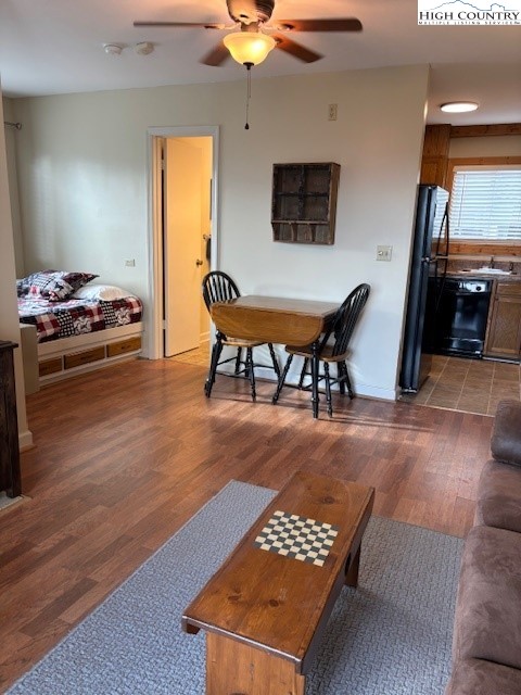 301 Pinnacle Inn Road, Unit 4301 Beech Mountain, NC 28604 - Photo 7 of 9 a view of a livingroom with furniture and a livingroom