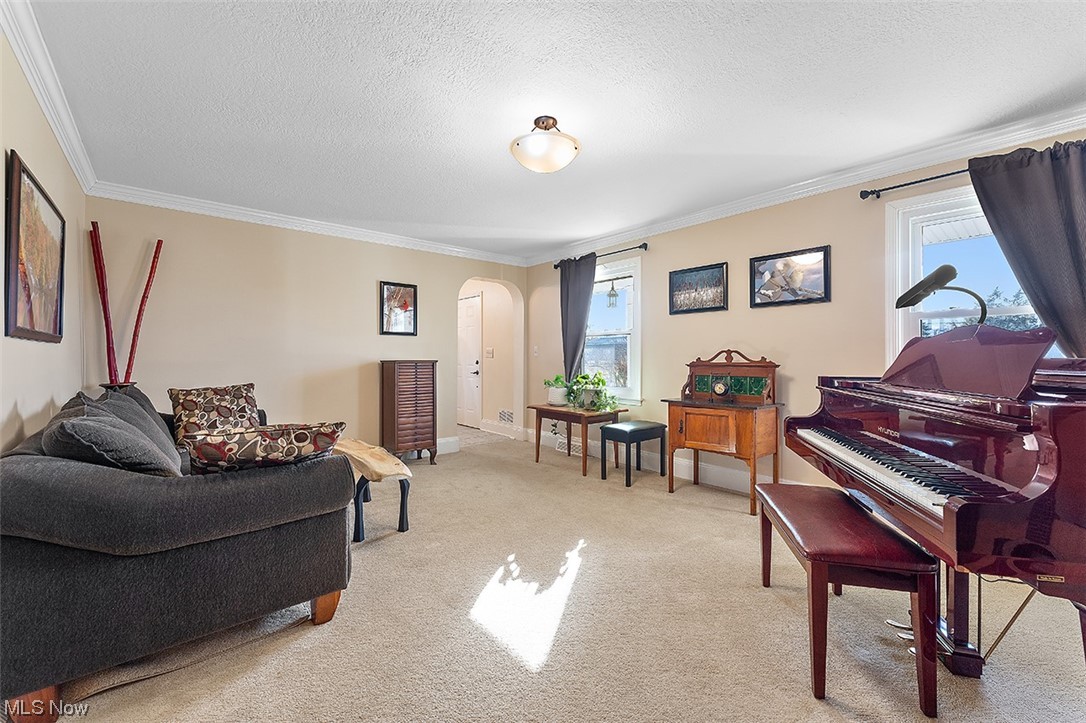 2831 Stiegler Road Medina, OH 44256 - Photo 13 of 32 Newer carpet in the living room.