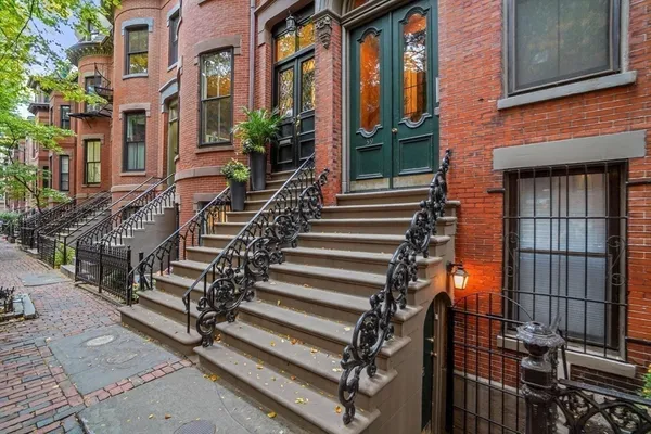 $3,300 | 39 Dwight Street, Unit 4, Boston, MA 02118