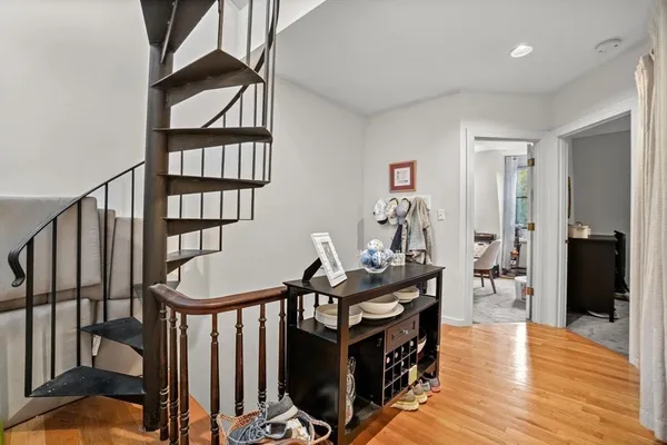 $3,300 | 39 Dwight Street, Unit 4, Boston, MA 02118