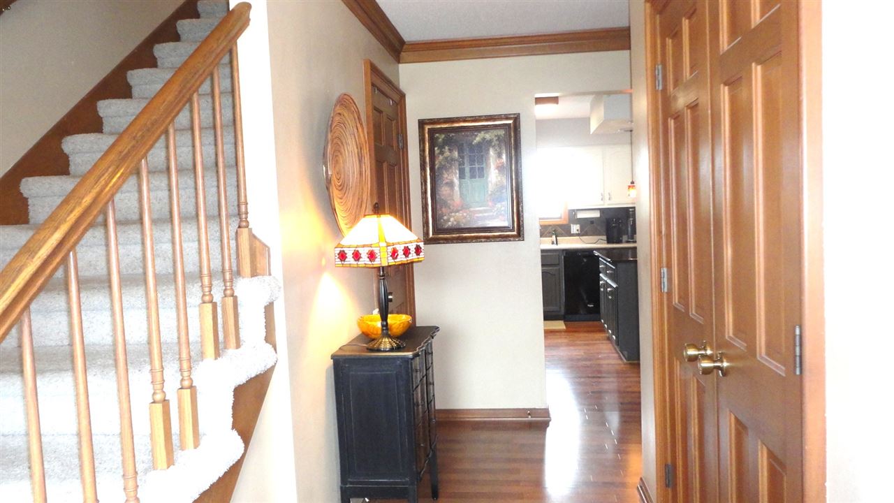 5318 Litchfield Road Fort Wayne, IN 46835 - Photo 3 of 30