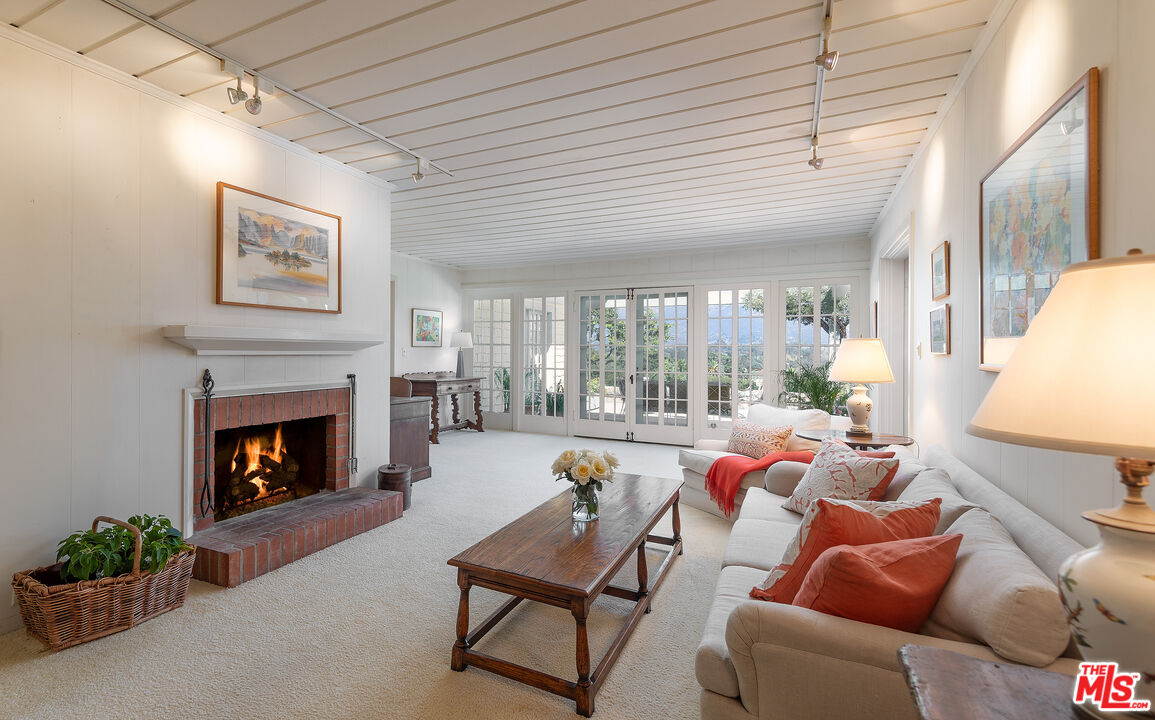 800 Carosam Road Santa Barbara, CA 93110 - Photo 12 of 16 Gallery Image 12