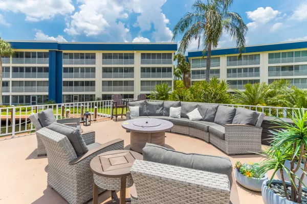 $2,200 | 3351 Spanish Trail, Unit 115, Delray Beach, FL 33483