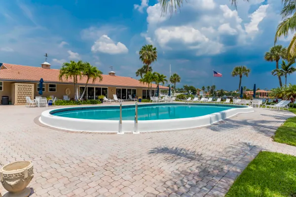 $2,200 | 3351 Spanish Trail, Unit 115, Delray Beach, FL 33483