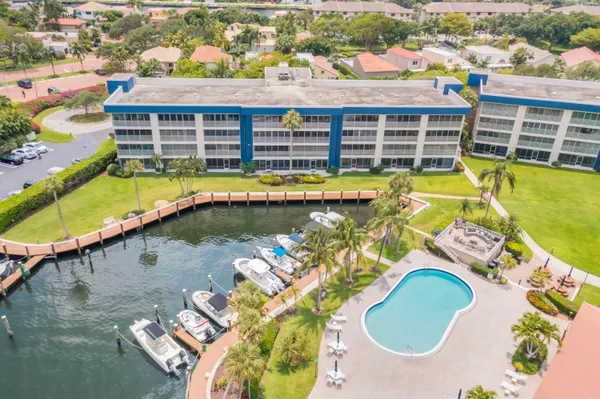 $2,200 | 3351 Spanish Trail, Unit 115, Delray Beach, FL 33483