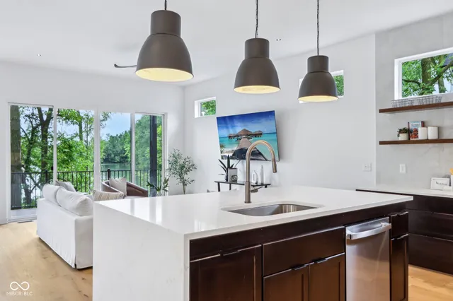 $590,000 | 2841 Tropical Drive, Indianapolis, IN 46205