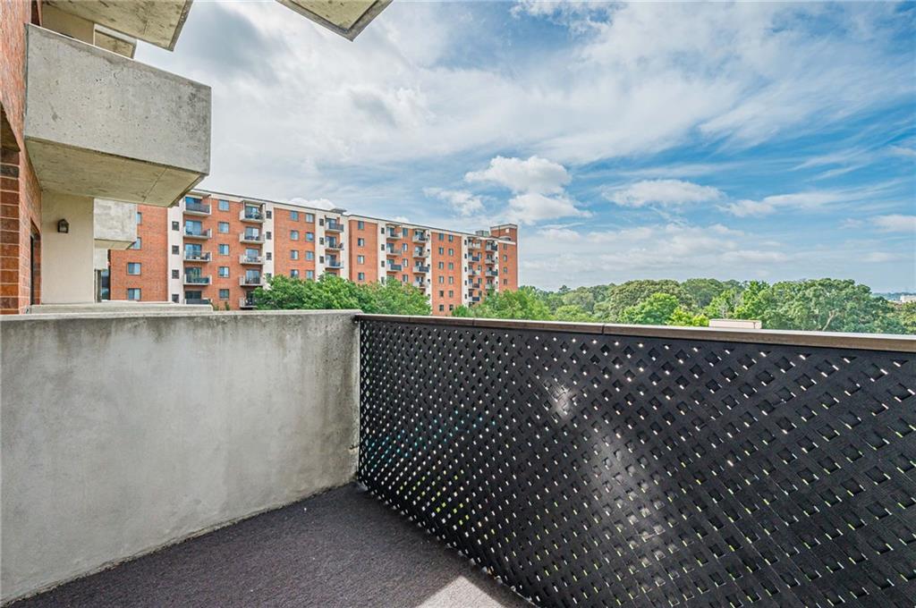 300 Johnson Ferry Road, Unit B604 Sandy Springs, GA 30328 - Photo 25 of 32