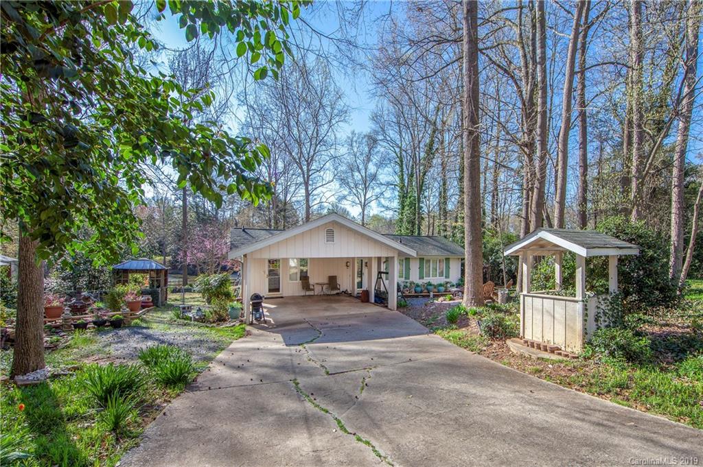 6430 Randy Drive Charlotte, NC 28215 - Photo 2 of 26 Gallery Image 2
