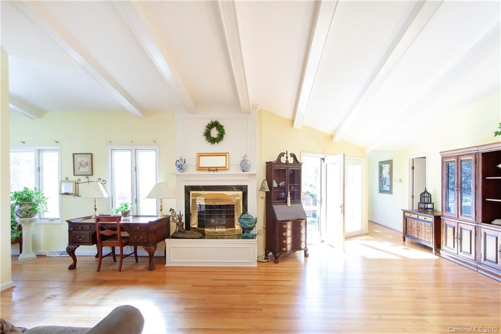 6430 Randy Drive Charlotte, NC 28215 - Photo 7 of 26 Gallery Image 7