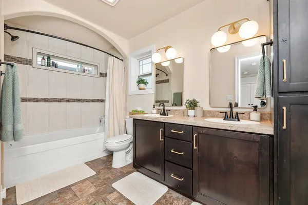 $519,900 | 5103 44th Street South, Fargo, ND 58104