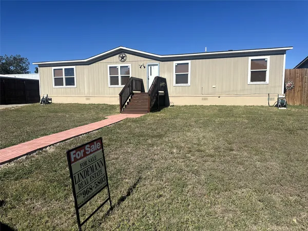 $255,000 | 717 East La Fayette Street, La Grange, TX 78945