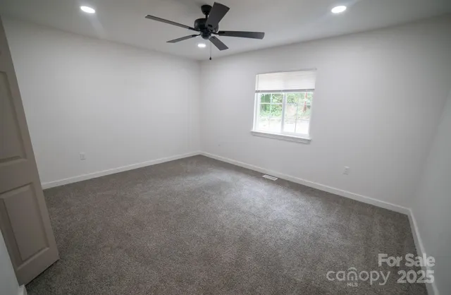 $274,900 | 605 Vance Street Northwest, Lenoir, NC 28645