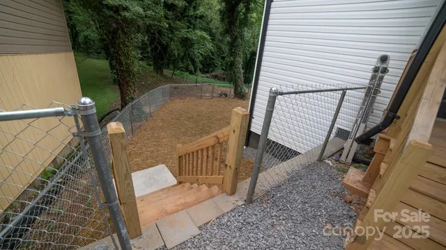 $274,900 | 605 Vance Street Northwest, Lenoir, NC 28645