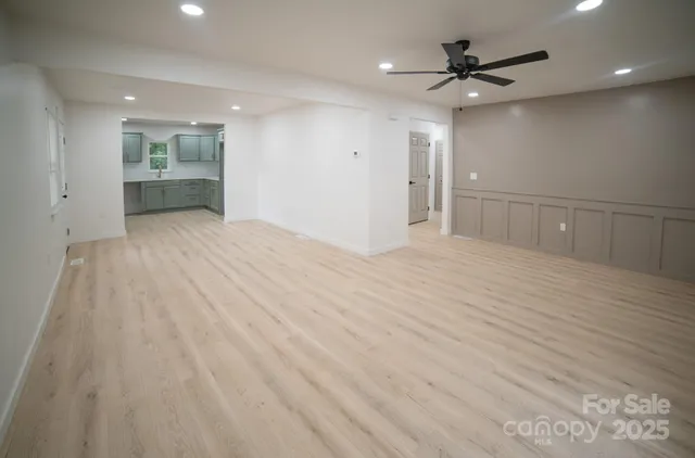 $274,900 | 605 Vance Street Northwest, Lenoir, NC 28645