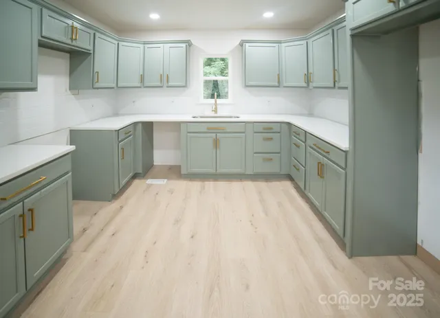 $274,900 | 605 Vance Street Northwest, Lenoir, NC 28645