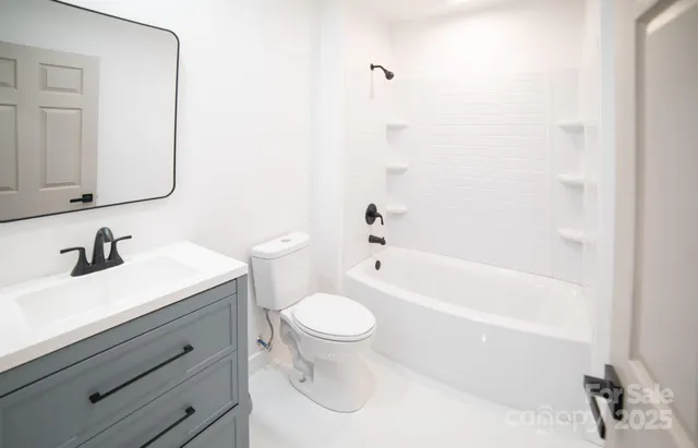 $274,900 | 605 Vance Street Northwest, Lenoir, NC 28645