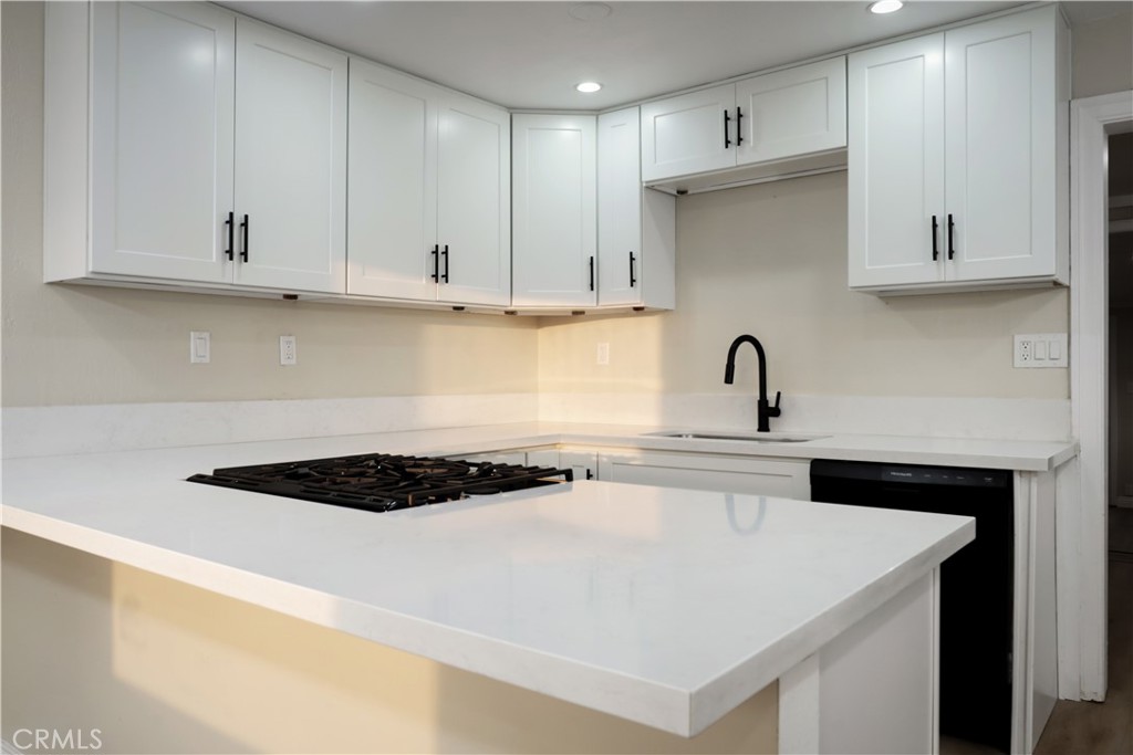 1611 Letts Avenue Corcoran, CA 93212 - Photo 11 of 30 Recess lighting